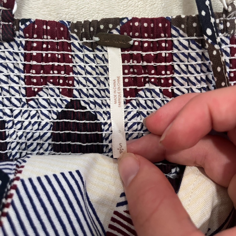 Geometric Patterned Women's Top - image 2